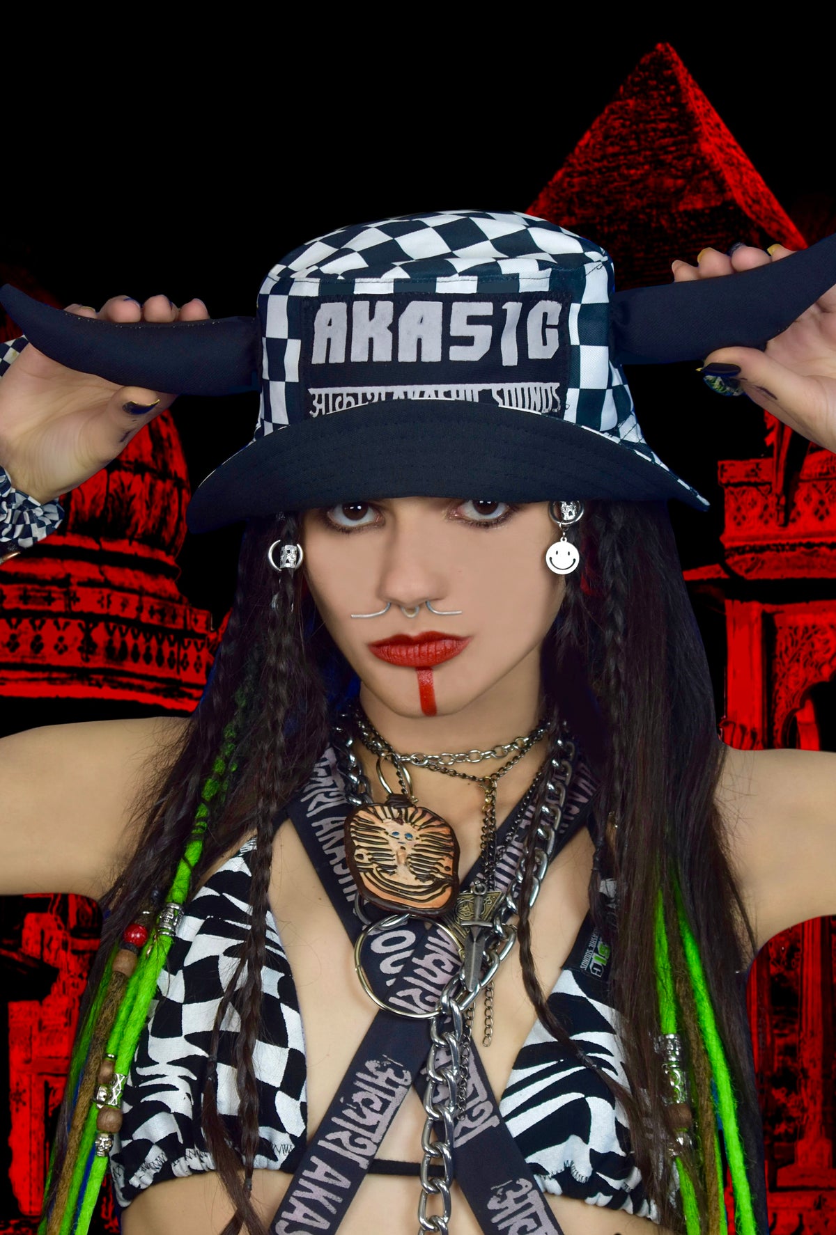 CHECKERED BUCKET HAT